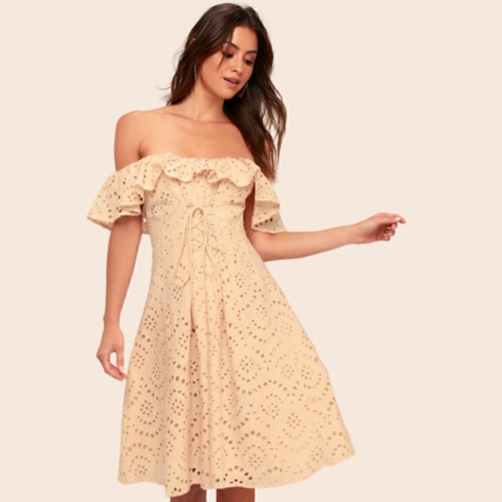 ASTR the Label Joyce Light Peach Eyelet Lace Off-the-Shoulder Dress Size Small - Picture 2 of 11